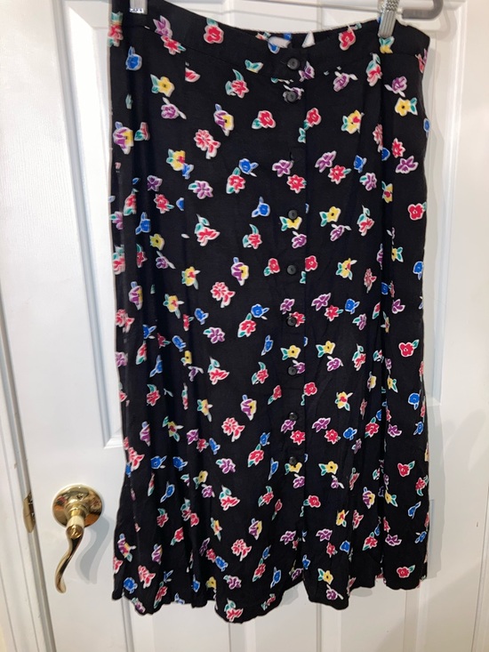 Sag Harbor Dresses & Skirts - Sag Harbor Black Midi Skirt with Multicolor Floral Print